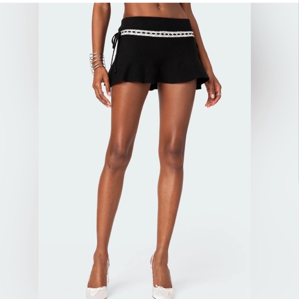 Editked black mini skirt